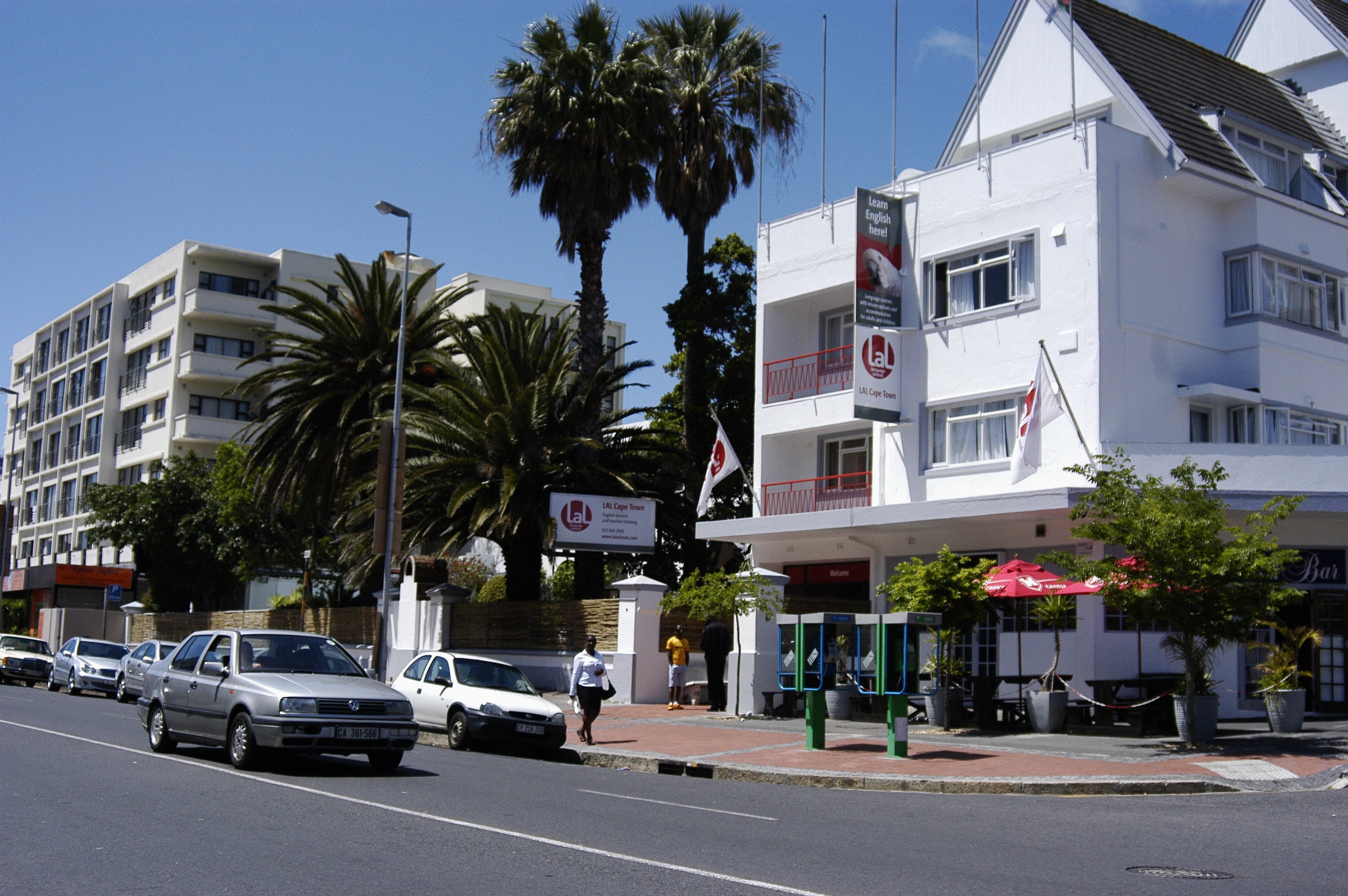 Fachada da escola LAL Cape Town, em Sea Point | Cidade do Cabo, África do Sul